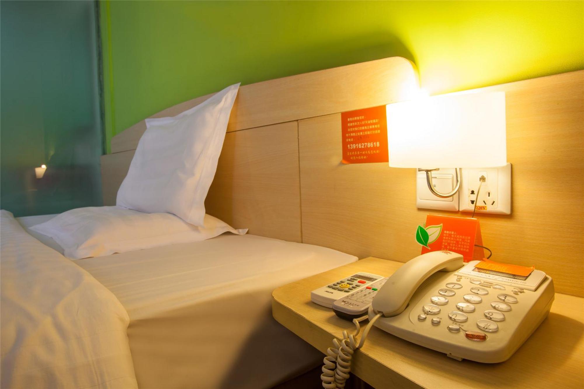 7Days Inn Guangzhou South Railway Station Huijiang Subway Station מראה חיצוני תמונה