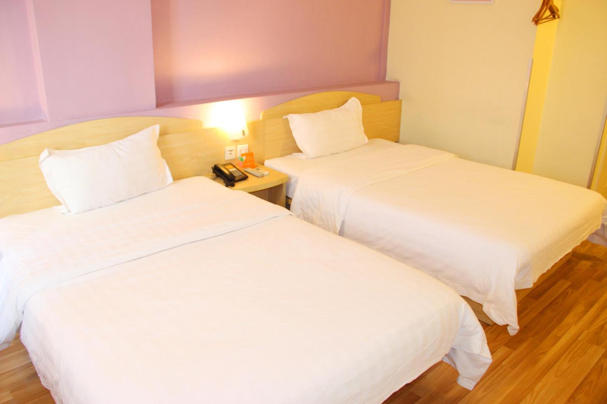 7Days Inn Guangzhou South Railway Station Huijiang Subway Station מראה חיצוני תמונה