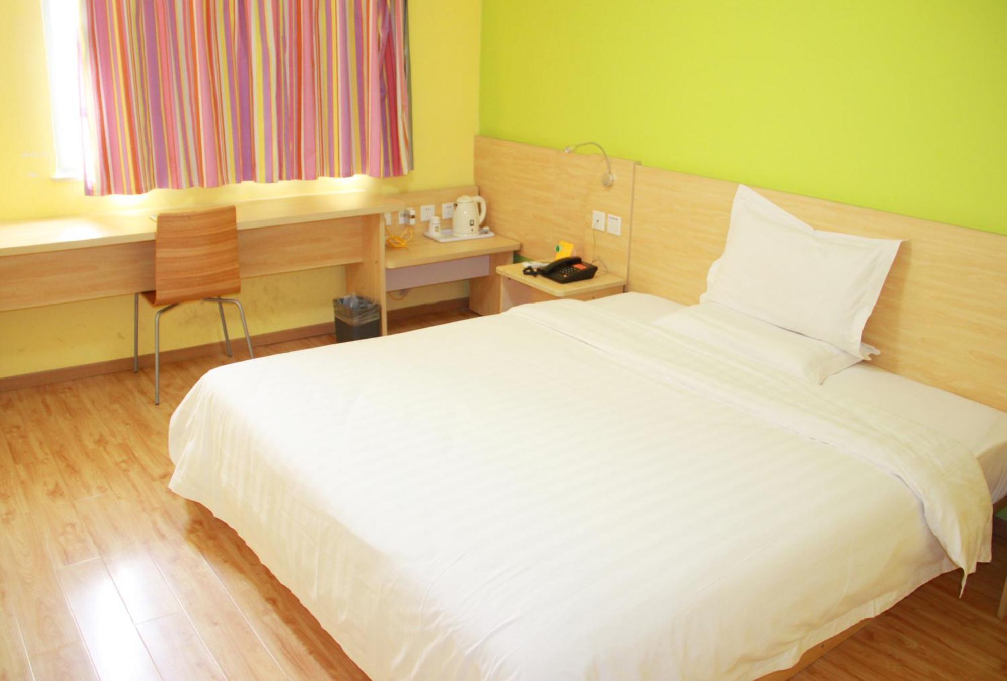 7Days Inn Guangzhou South Railway Station Huijiang Subway Station מראה חיצוני תמונה