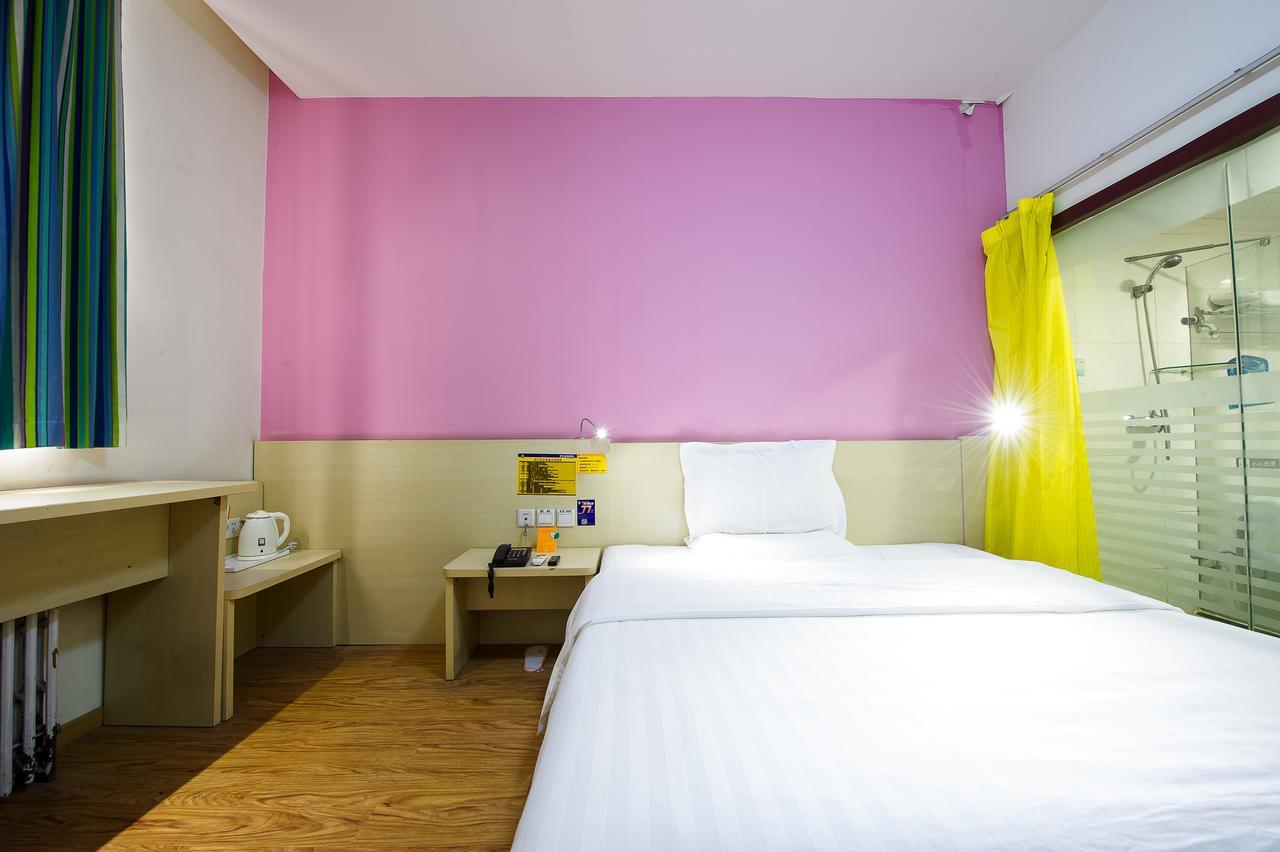 7Days Inn Guangzhou South Railway Station Huijiang Subway Station מראה חיצוני תמונה