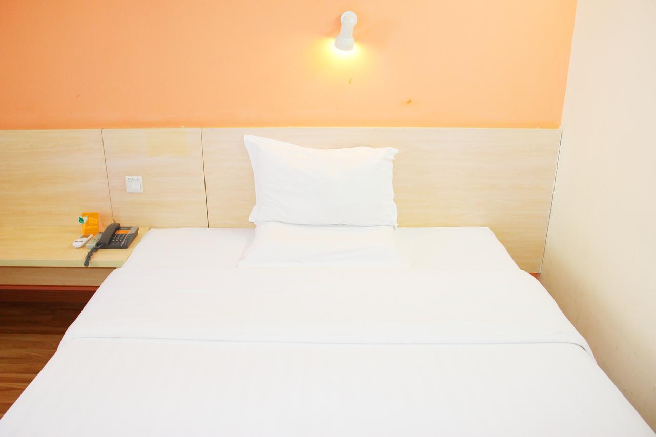 7Days Inn Guangzhou South Railway Station Huijiang Subway Station מראה חיצוני תמונה