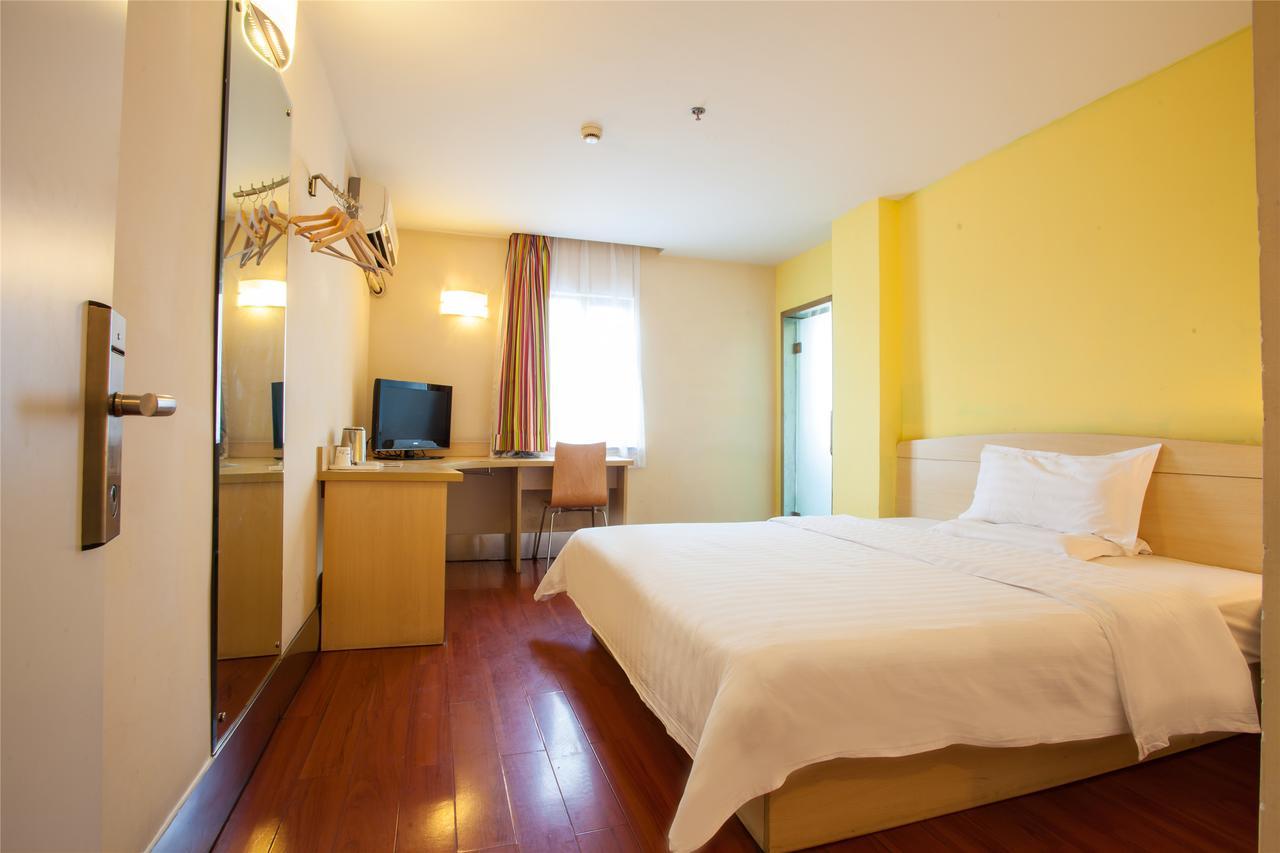7Days Inn Guangzhou South Railway Station Huijiang Subway Station מראה חיצוני תמונה